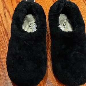 Ugg furry classic cozy boot